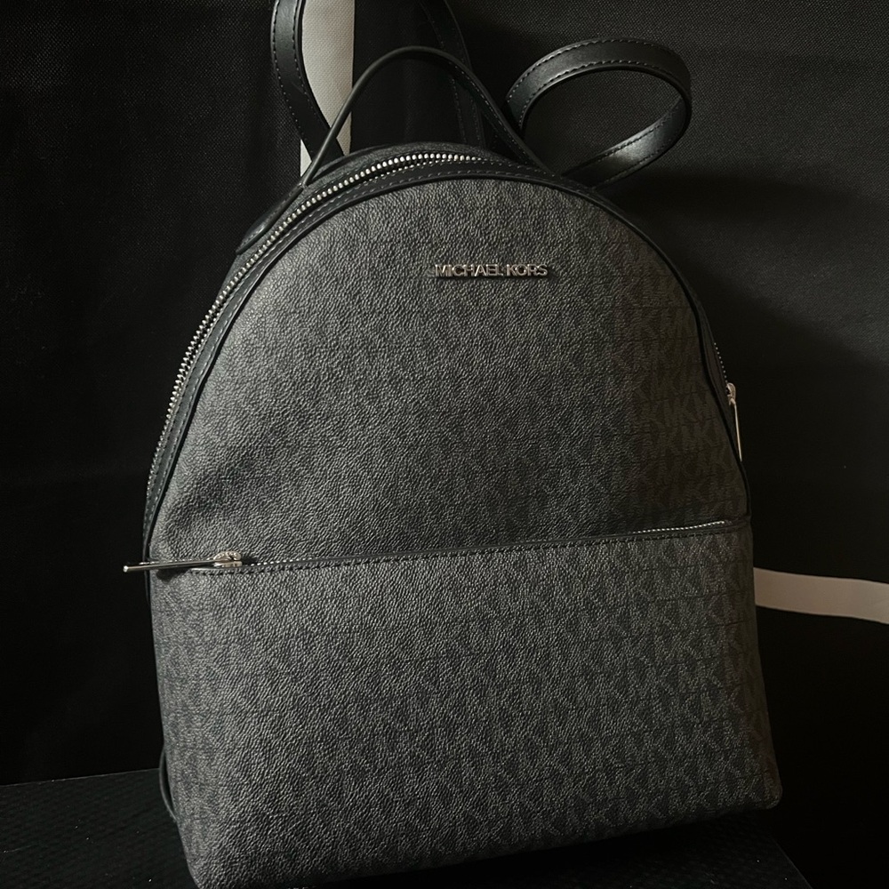 Michael Kors back pack 
Used once